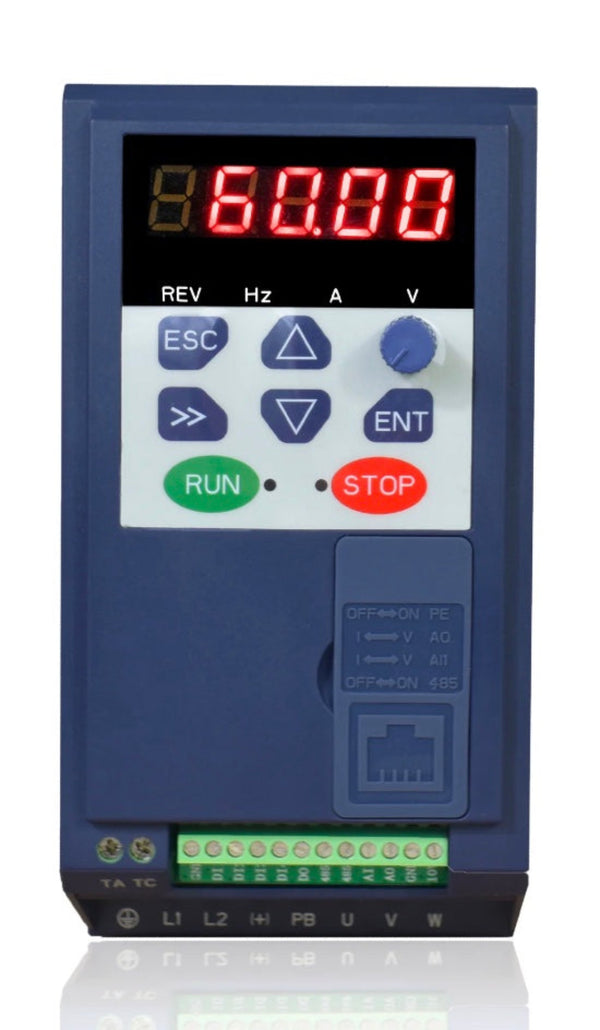 VARIADOR DE FRECUENCIA MARCA VEIKONG TRIFÁSICO 1 HP VFD500, 200 - 240 VAC, 5.6 AMP