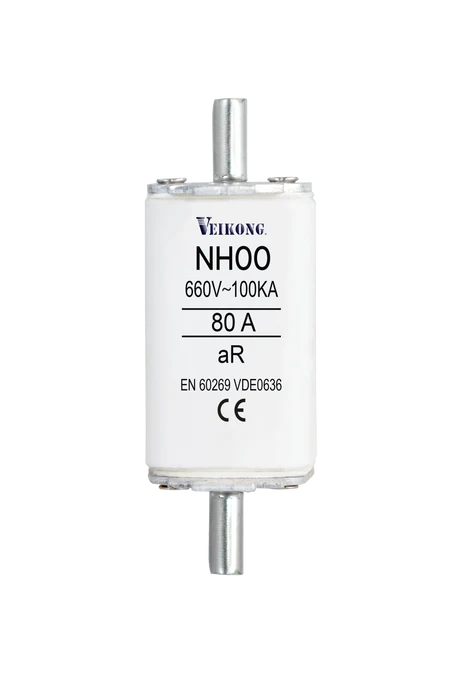 JUEGO DE 3 FUSIBLES TIPO CUCHILLA MARCA VEIKONG, TAMAÑO NH00 , ACCIÓN RAPIDA (AR), 690VAC, 80 AMP, 100KA, PARA VARIADOR
